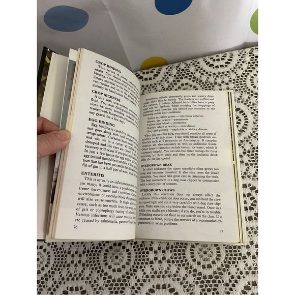 1981 Handbook of Cockatoos By Dr. A.E. Decoteau ❤️🍒 - Picture 11 of 13